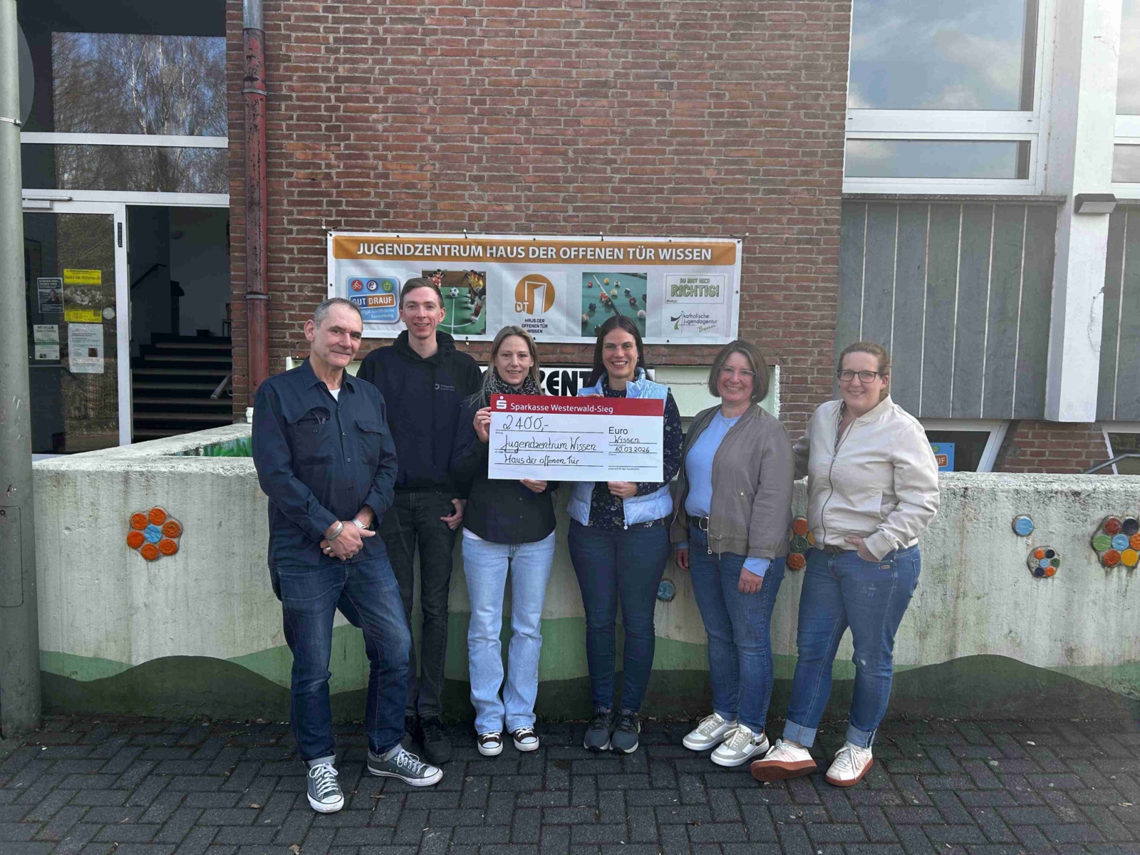 OT Wissen_Spendenübergabe_Glühweinverkauf