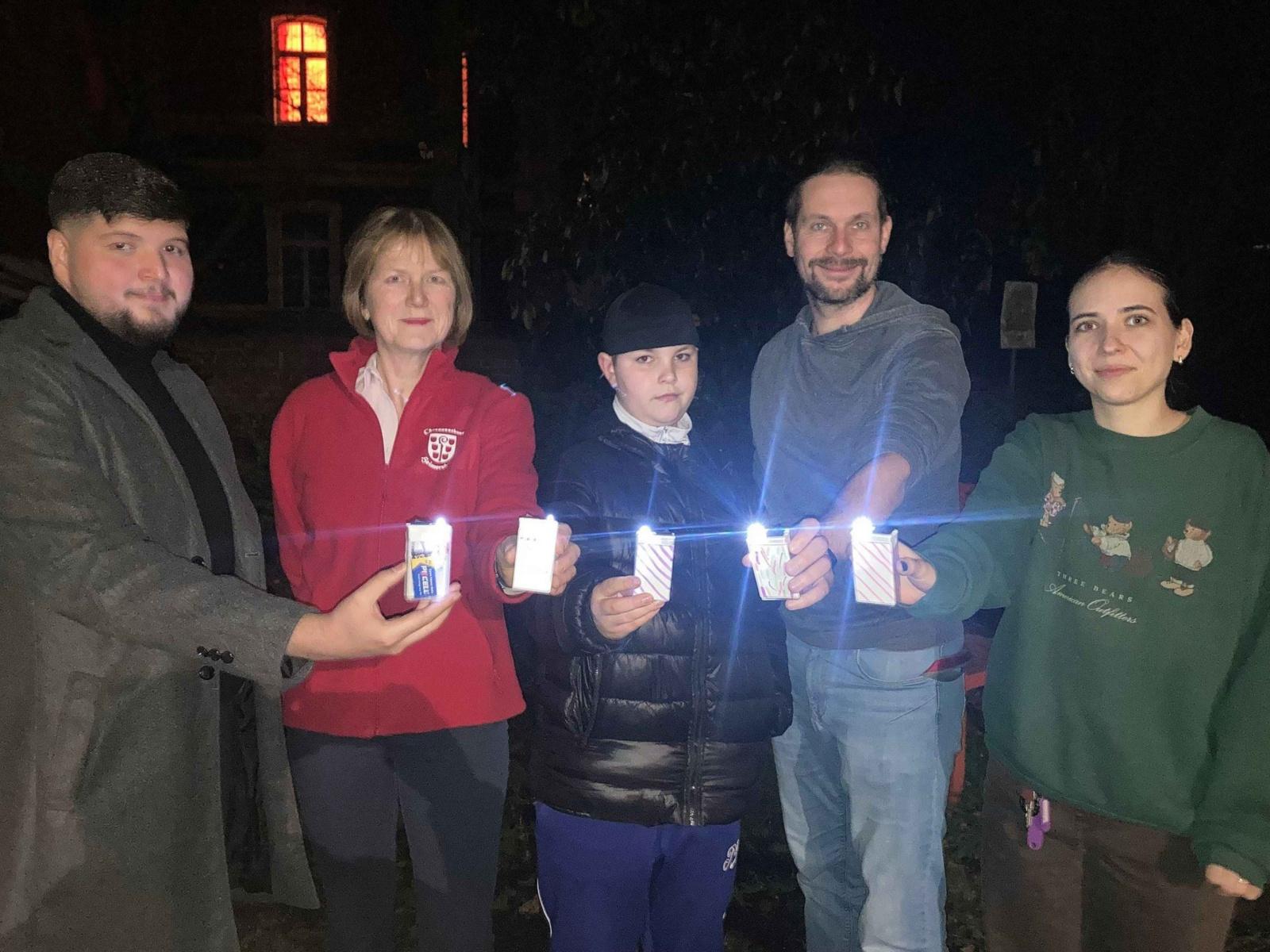 Offener Treff Swisttal_Taschenlampenprojekt Ukraine_©Hans-Peter Fuß