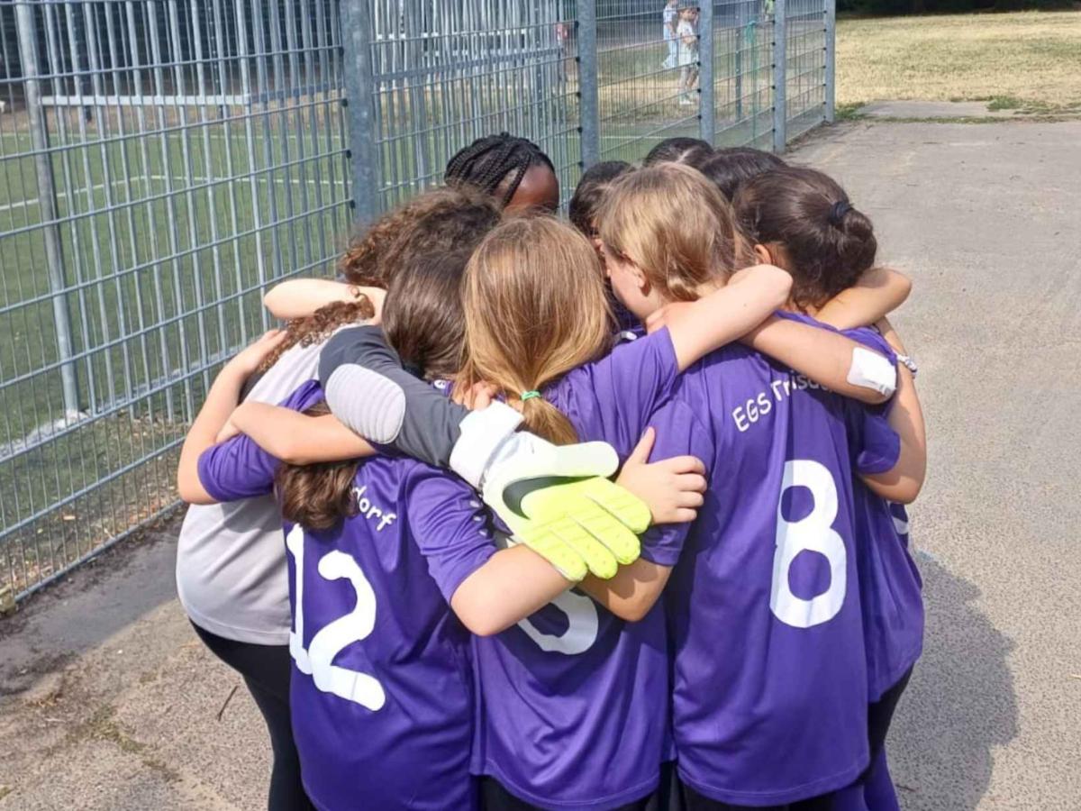 Schulsozialarbeit Troisdorf_Mädchenfußball-Turnier (02)